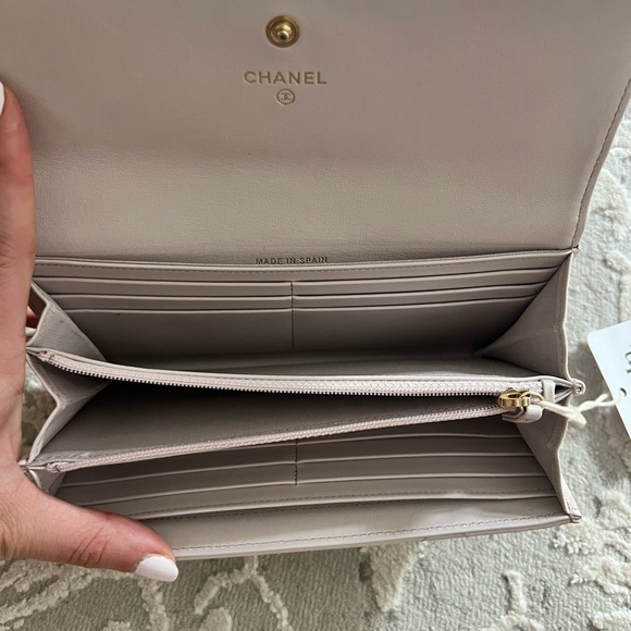 💯  Authentic CHANEL long wallet - Picture 7 of 14